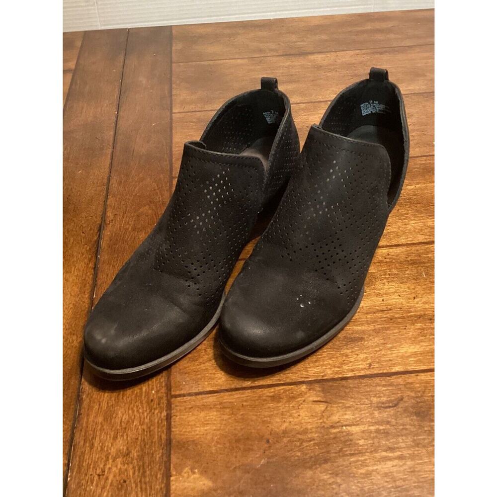 Baretraps Reta Ankle Booties Womens Size 7 M Black Faux Suede Leather Perforated